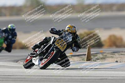 media/Nov-16-2025-Race Pace (Sun) [[8c5fa54630]]/Non Verified Riders (1st 20 Minutes)/1-Turn 14 (10am)/